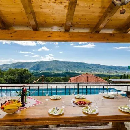 Falcon Rook - Four-bedroom With Terrace And Swimming Pool * Dubravka