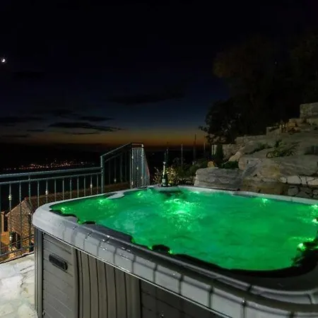 Willa Falcon Rook - Four-bedroom With Terrace And Swimming Pool Dubravka